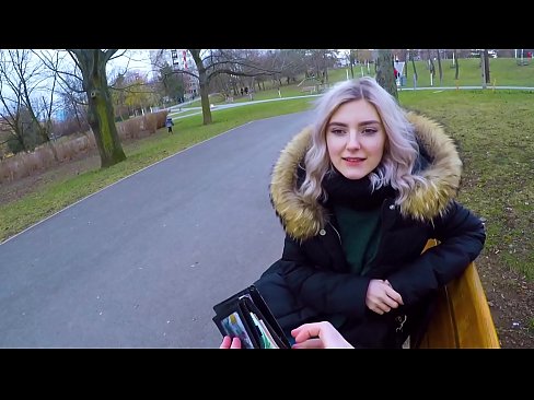 ❤️ Tibla kum sħun ta' barrani għall-flus - blowjob fil-park minn Eva Elfie ️❌ Porno f'mt.hdpornpics.ru ❌️